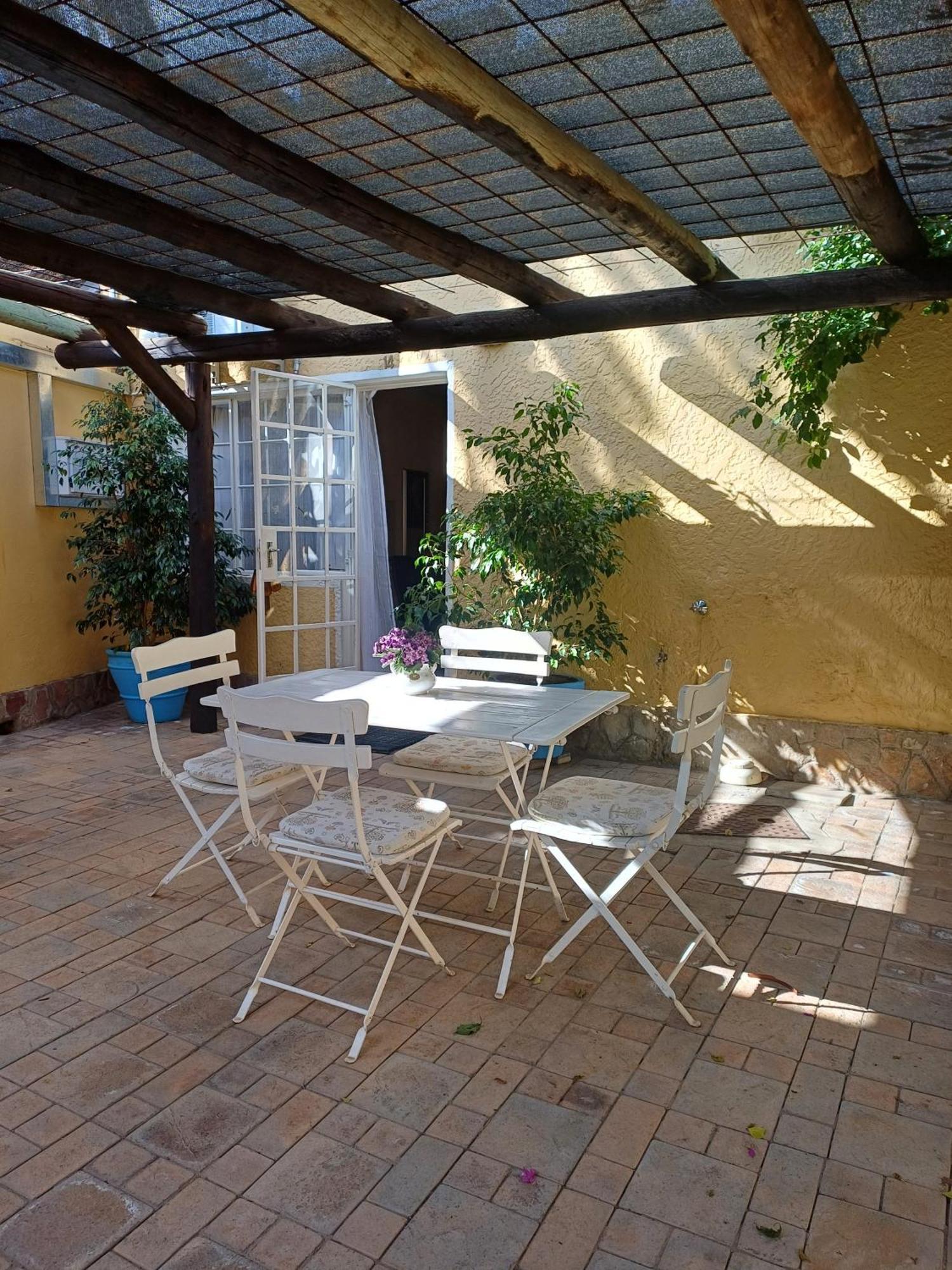 Capbon Guesthouse Windhoek Exteriör bild