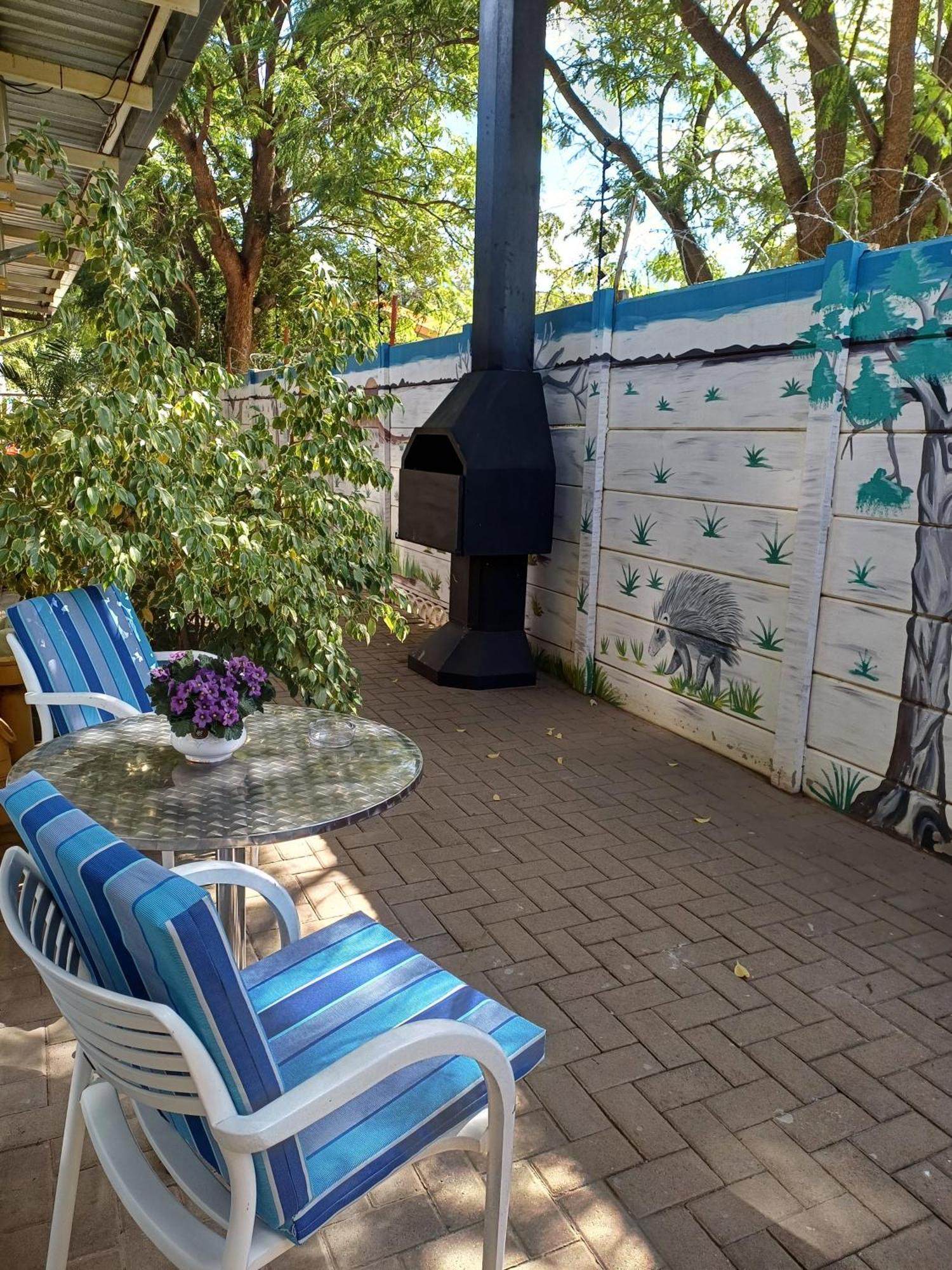 Capbon Guesthouse Windhoek Exteriör bild
