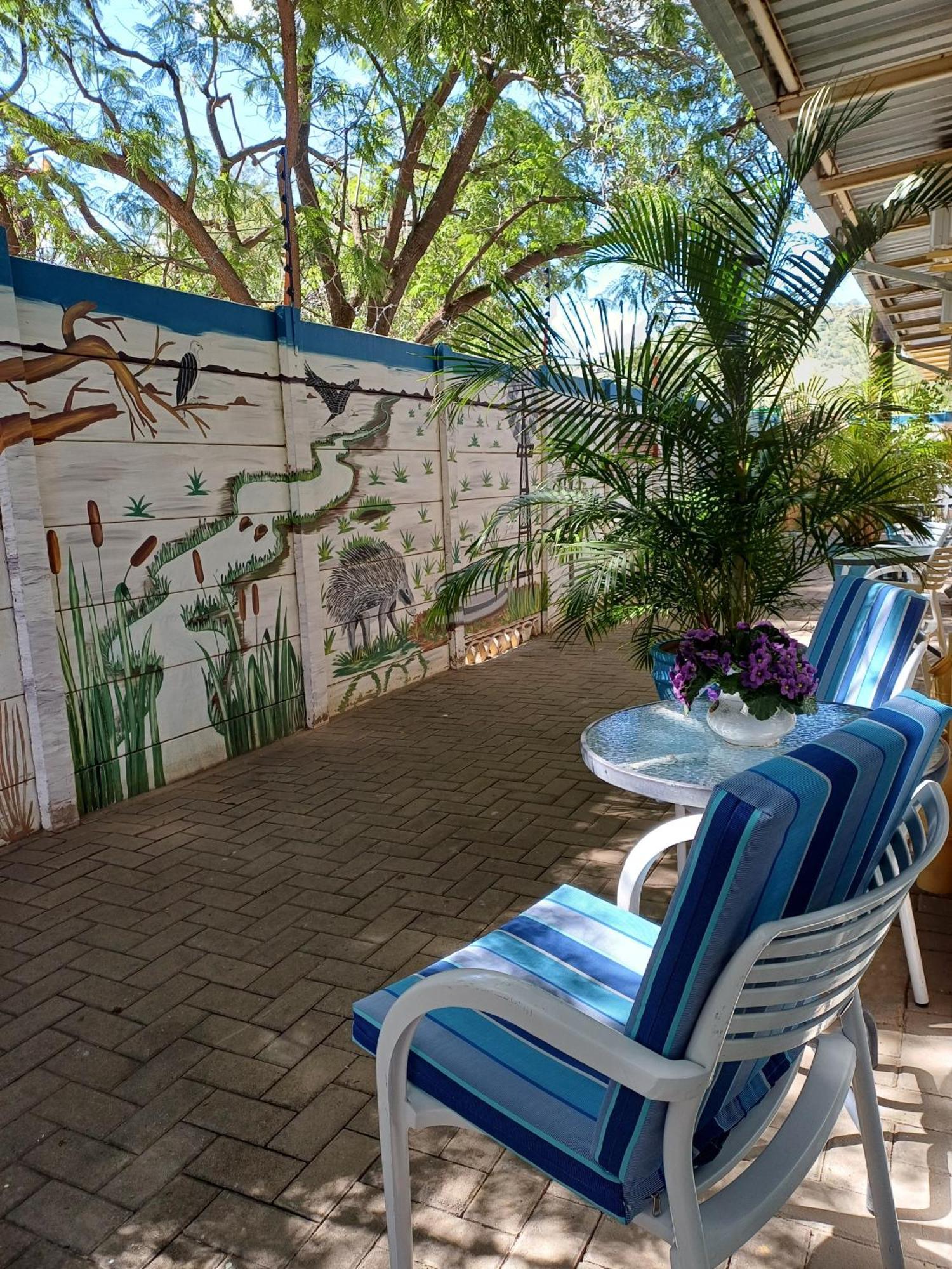 Capbon Guesthouse Windhoek Exteriör bild