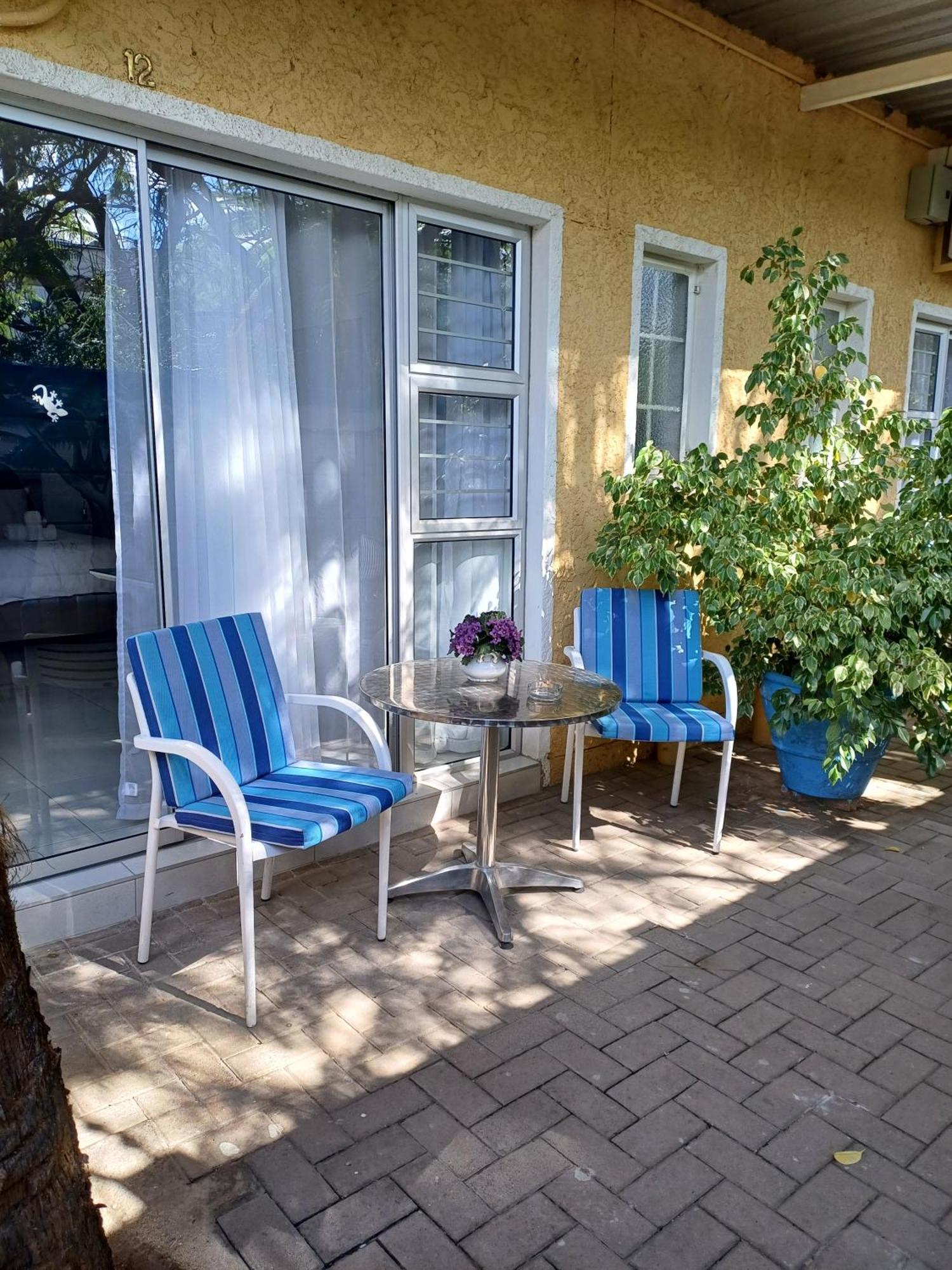 Capbon Guesthouse Windhoek Exteriör bild