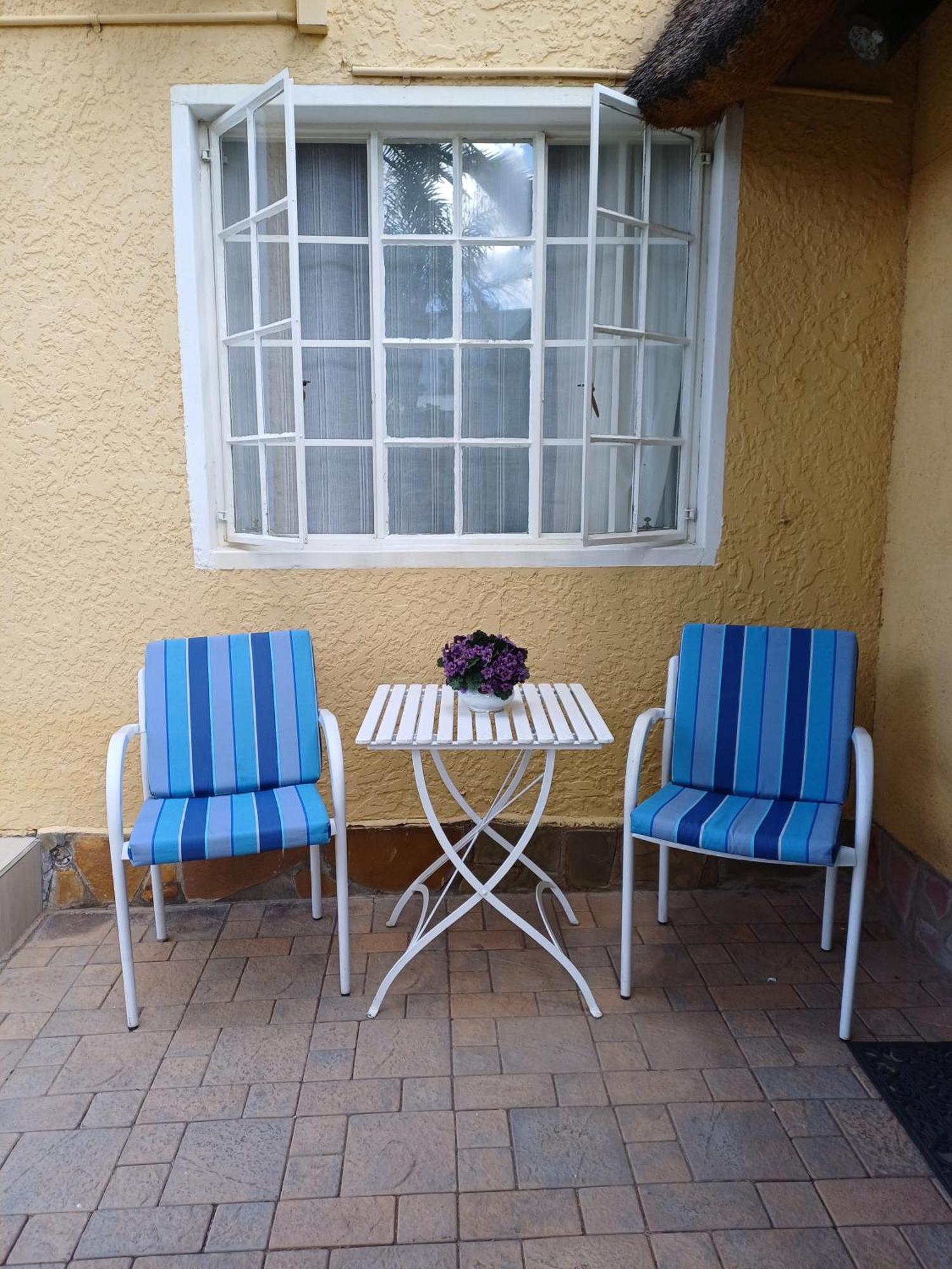 Capbon Guesthouse Windhoek Exteriör bild